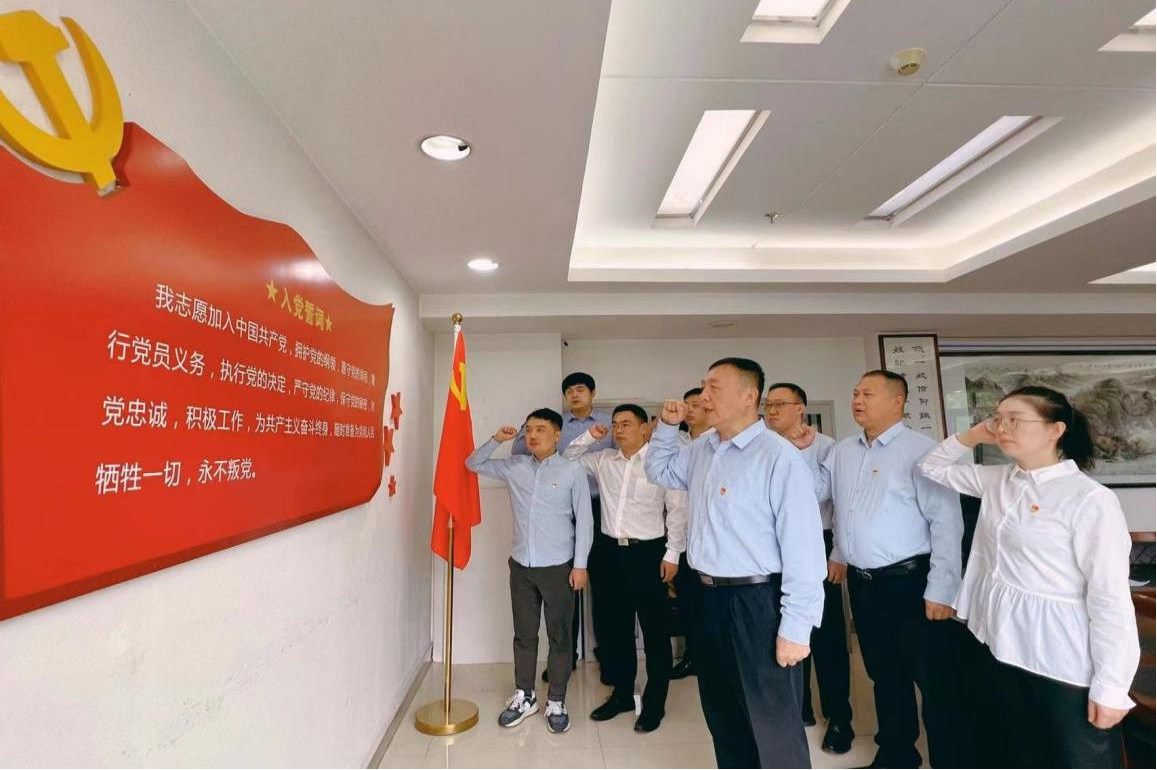 莲湖.png 莲湖.png