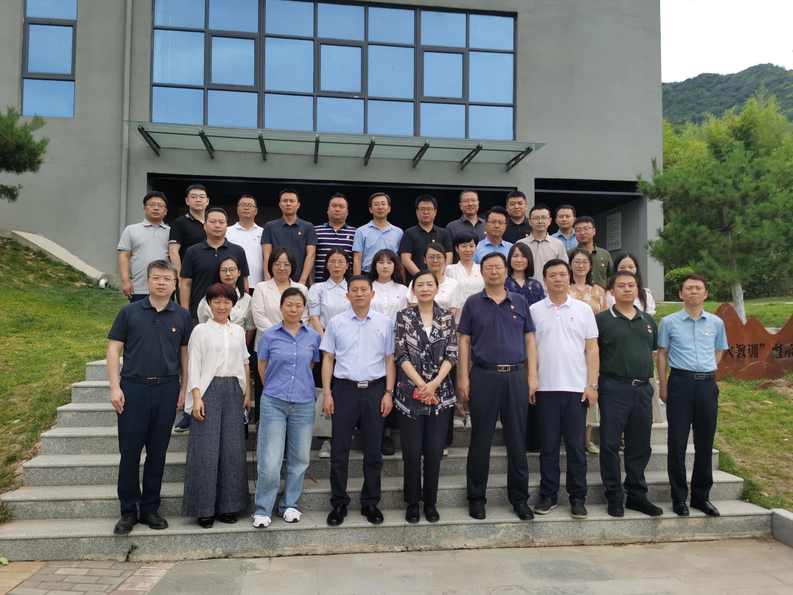 市委编办开展“学纪知纪强党性 明纪守纪践初心”主题党日活动