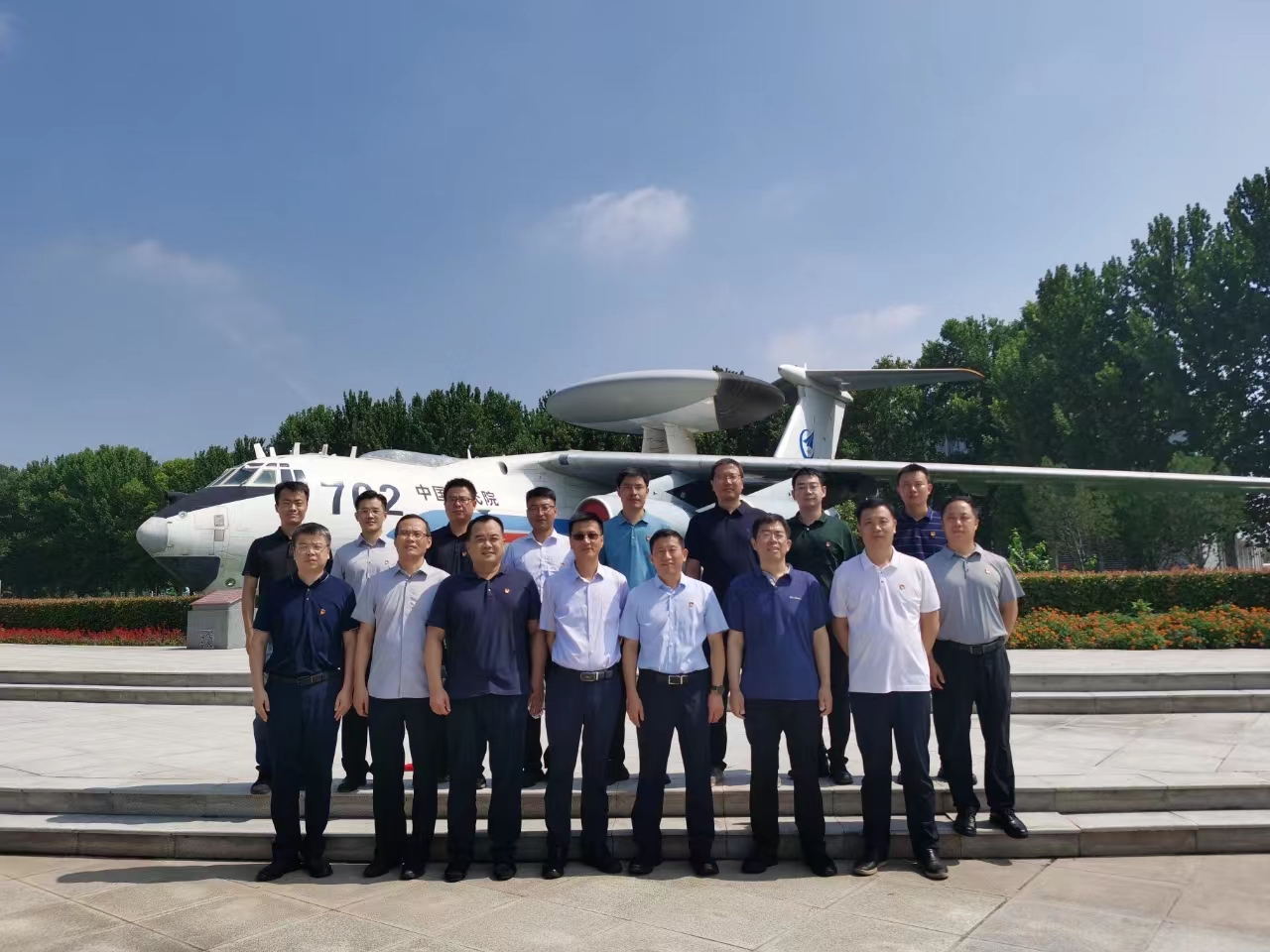 市委编办开展“强能力促发展 铸军魂建新功”主题党日活动